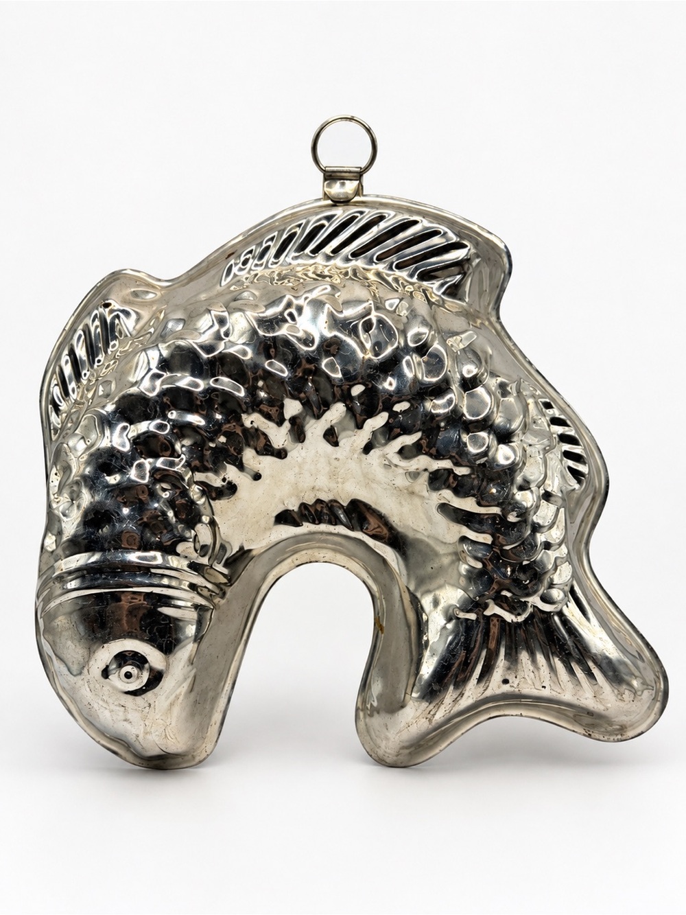 Vintage Metal Fish Jelly / Gelatin Mold Wall Hanging Kitchen Decor 9” x 9.5”